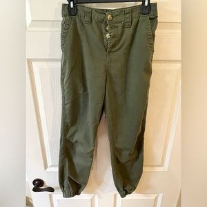 Vanilla Star capri pants, Size Medium, Army green